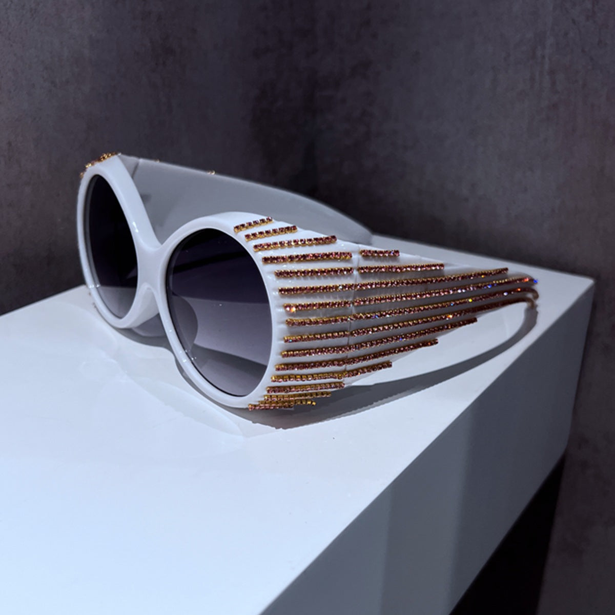 Damen Glamouröse Sonnenbrille mit funkelnden Kristallverzierungen Karnz
