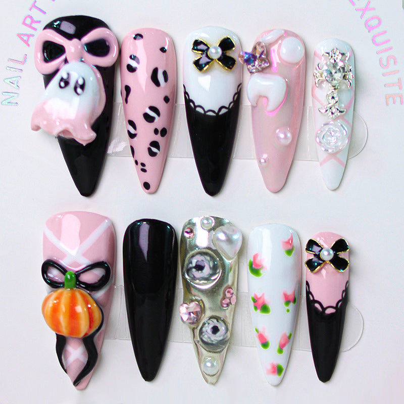 Kreatives Kunstnagelset mit einzigartigen Designs Karnz