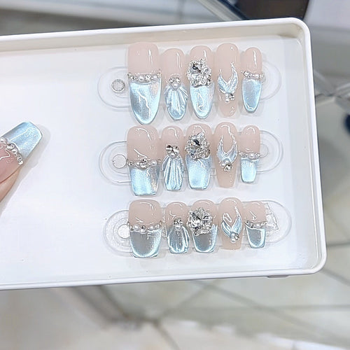 Elegante Luxus Press-On Nagelkunst mit6 Strass Karnz
