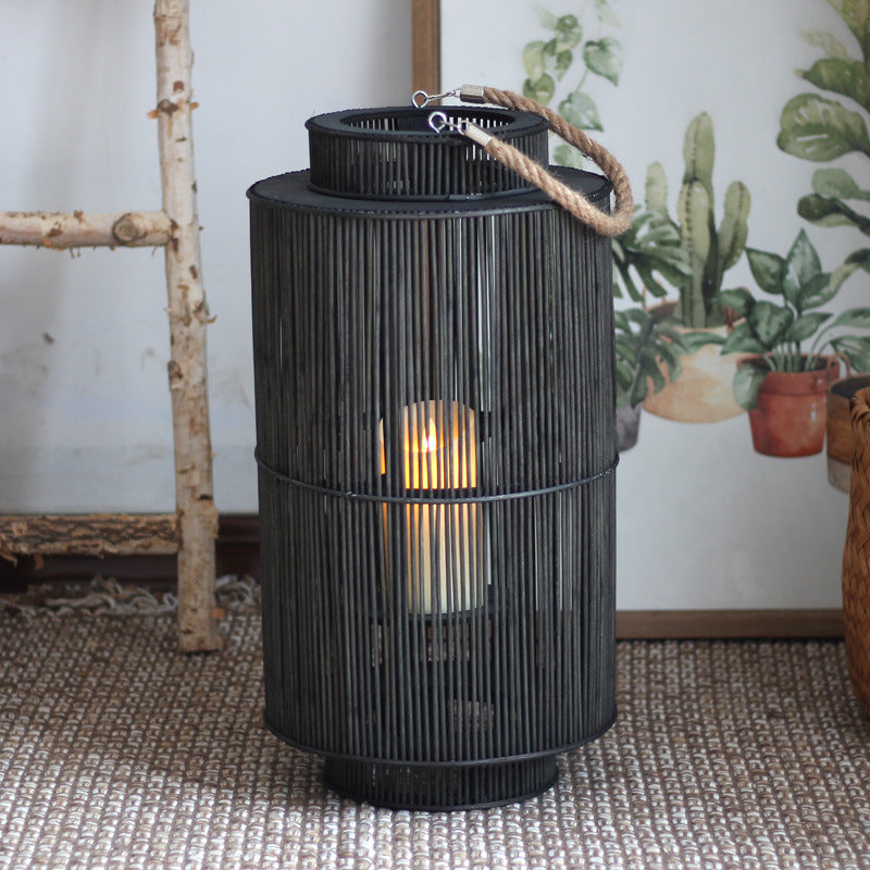 Dekorative Laterne aus geflochtenem Material Karnz