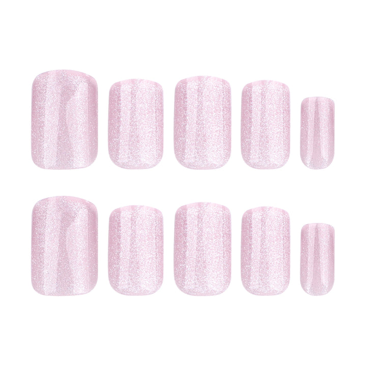 Künstliche Nagelkunst mit elegantem Glanz Karnz