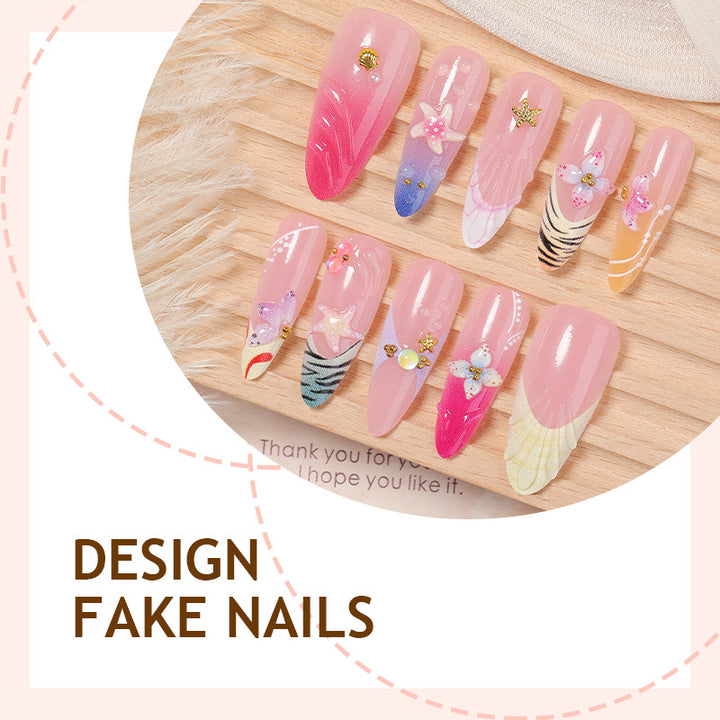Kunstnagelset mit floralen und glamourösen Designs Karnz