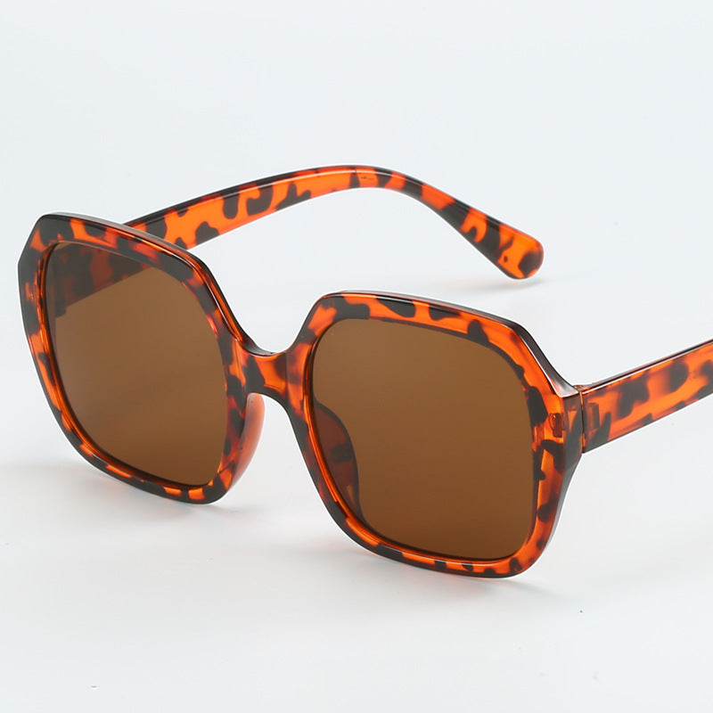 Damen Modische Oversized-Sonnenbrille mit extravaganten Leopardendetails Karnz