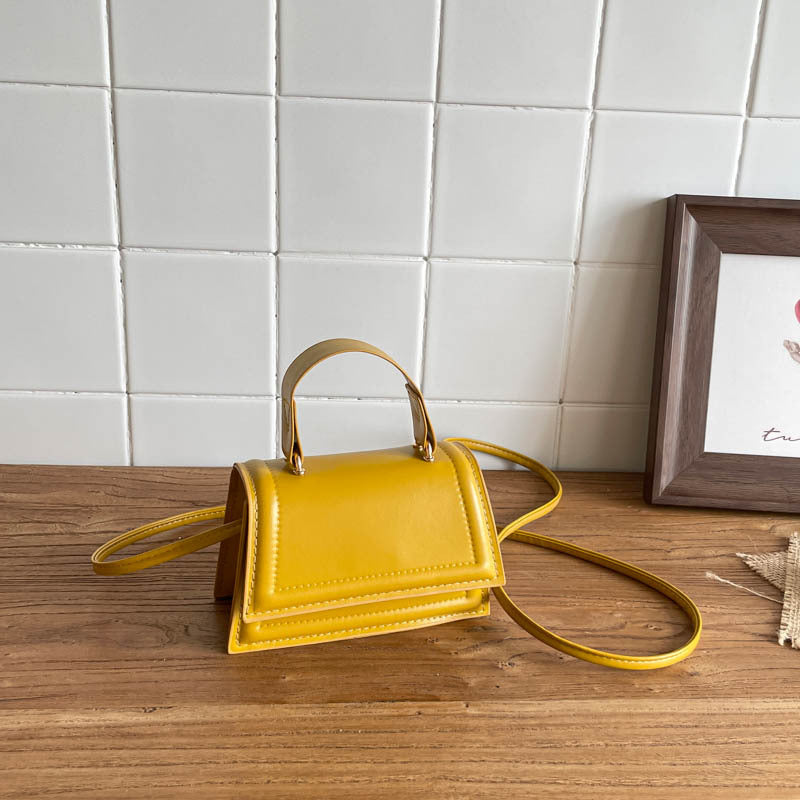 Strukturierte Mini-Crossbody-Handtasche
