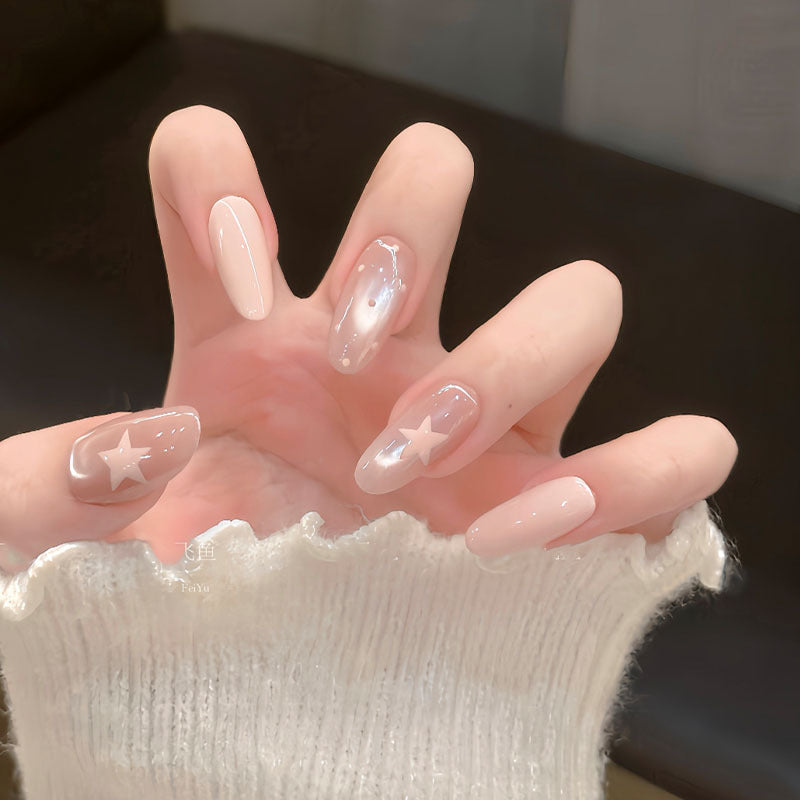 Dekorative Nagelkunst Karnz