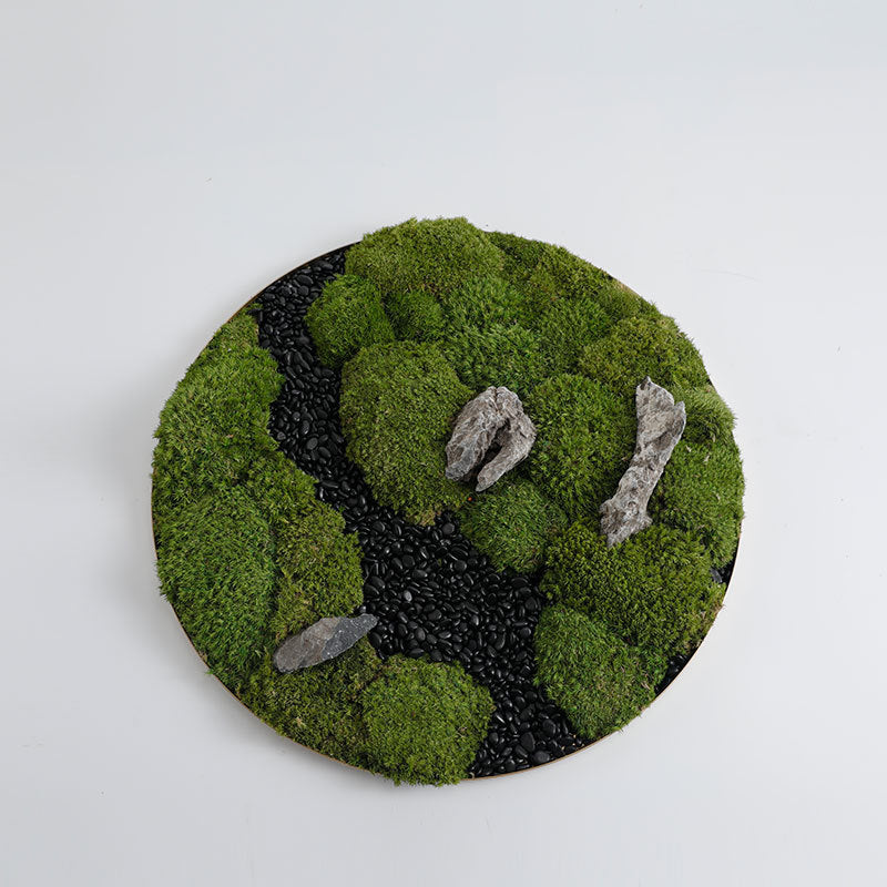 Dekorative schwarze Steinfigur