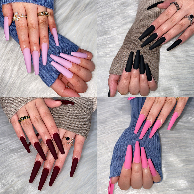 Künstliche Verlängerungen im trendigen Stiletto-Stil Karnz