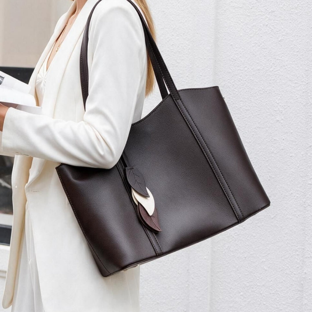 Gepunktetes vegan-leder strukturiertes Tote mit Blattcharm & langen Schulterträgern