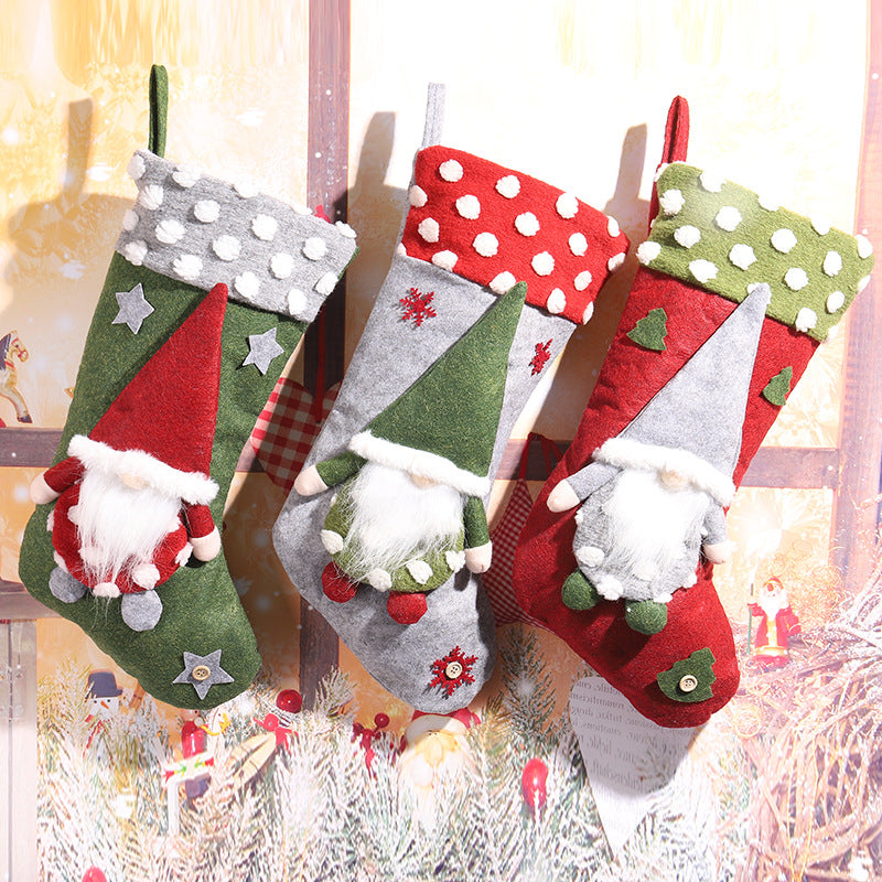 Niedlicher Weihnachtsstrumpf mit Gnom-Motiv Karnz