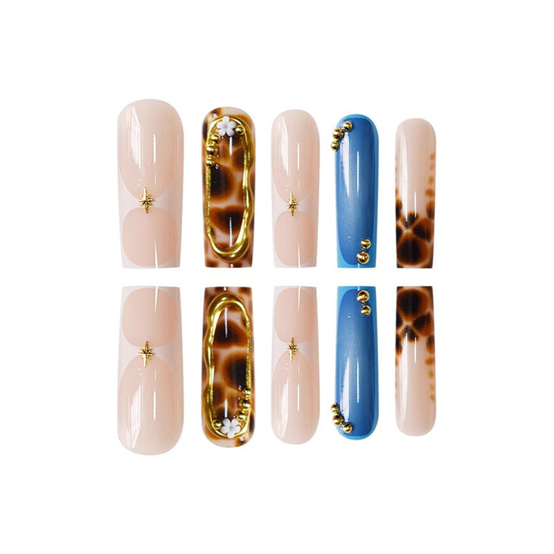 Luxuriöse Nagelkunstverlängerungen Karnz