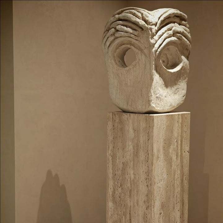 Künstlerische abstrakte Skulptur