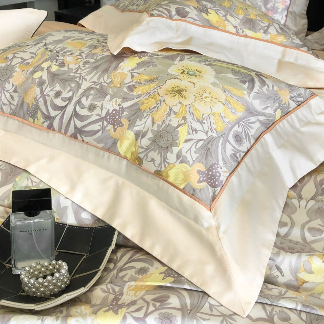 Luxuriöse Baumwollsatin-Bettwäschegarnitur mit floralem Print, Volant-Bettrock und Kissenbezügen