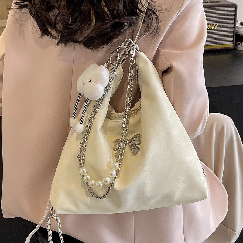 Modische Handtasche mit Einzigartigem Anhänger und Kettenakzenten Karnz