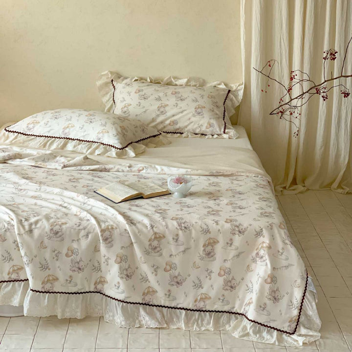Romantisches Bettwäscheset aus Baumwoll-Satin mit Aquarell-Blütenprint, Volant und Zierborte
