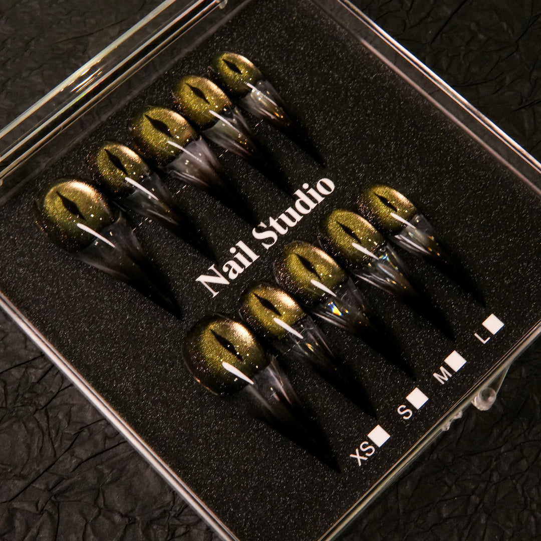 Stiletto Press-On Nail Set mit Metallic-Finish