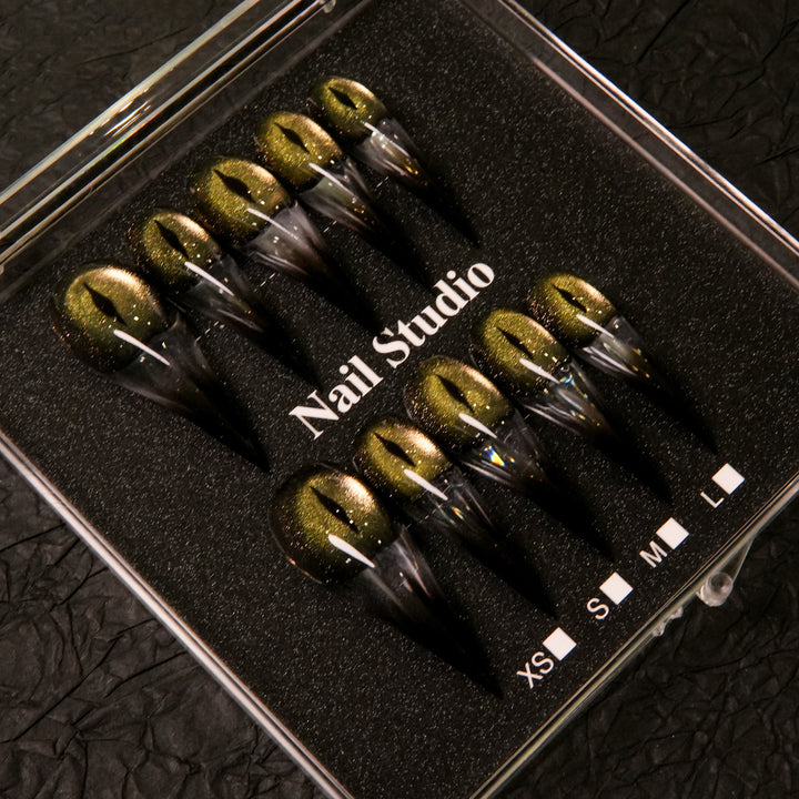 Stiletto Press-On Nail Set mit Metallic-Finish