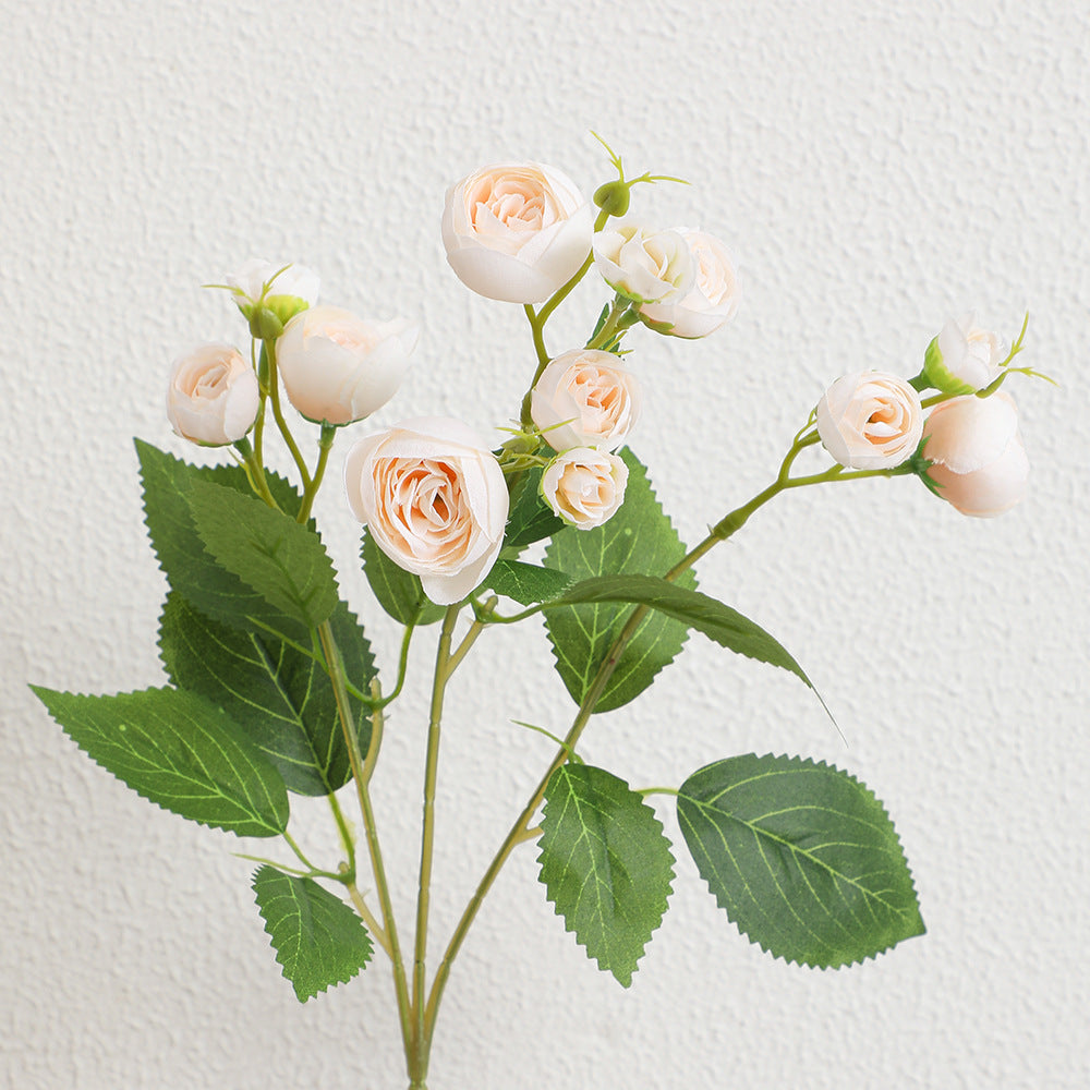 Realistische Kunstrose mit feinen Blüten und Blättern Karnz