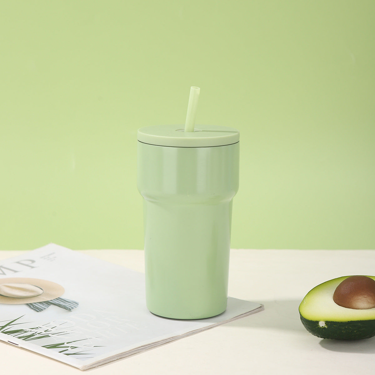 Unisex Isolierter Trinkbecher mit Staubschutzdeckel und Strohhalm Karnz