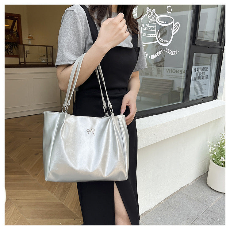 Elegante Glänzende Hobo-Handtasche Karnz
