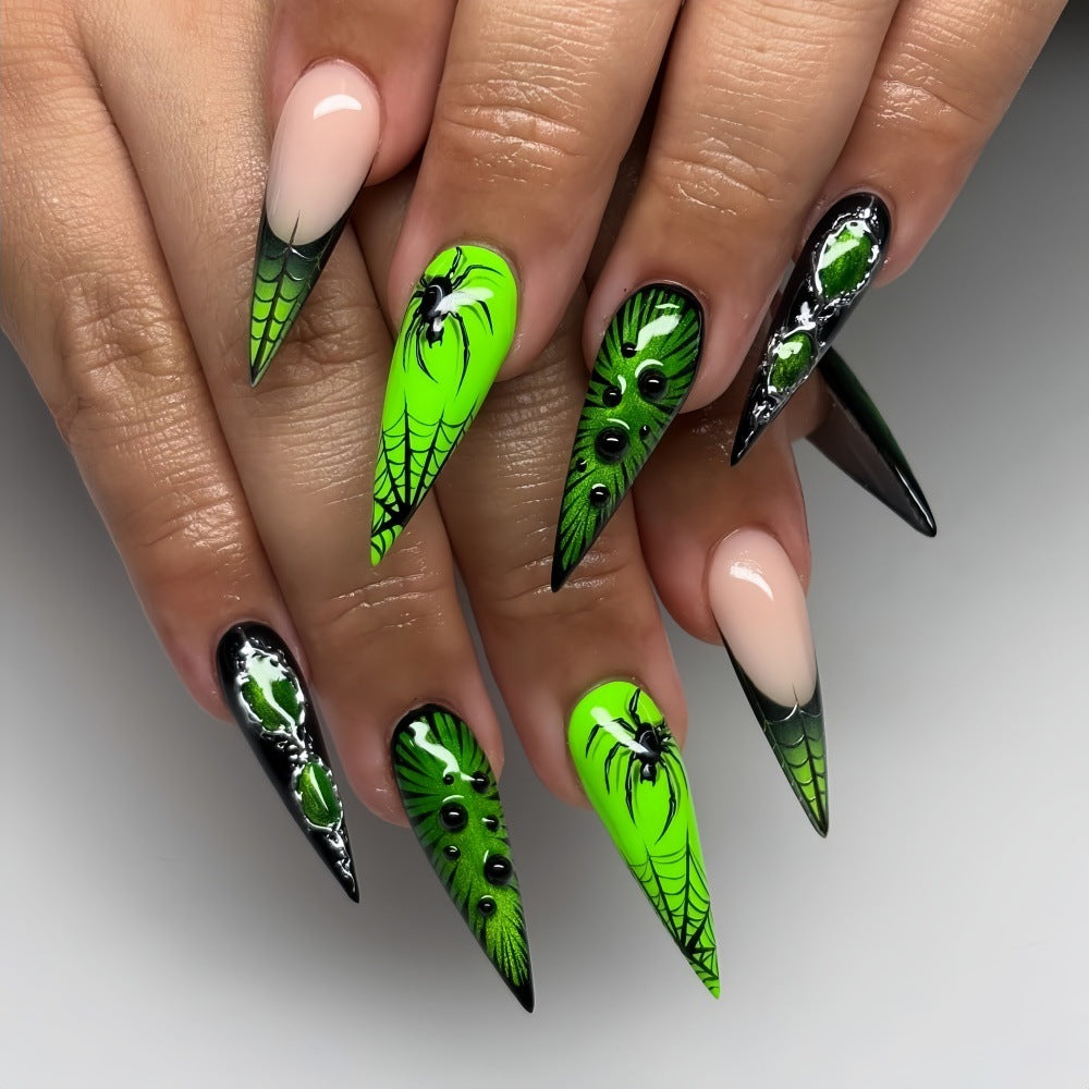 Kreatives Halloween Nagelset Karnz