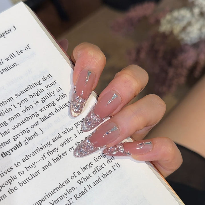 Glamouröse Stiletto Press-On Nägel Karnz