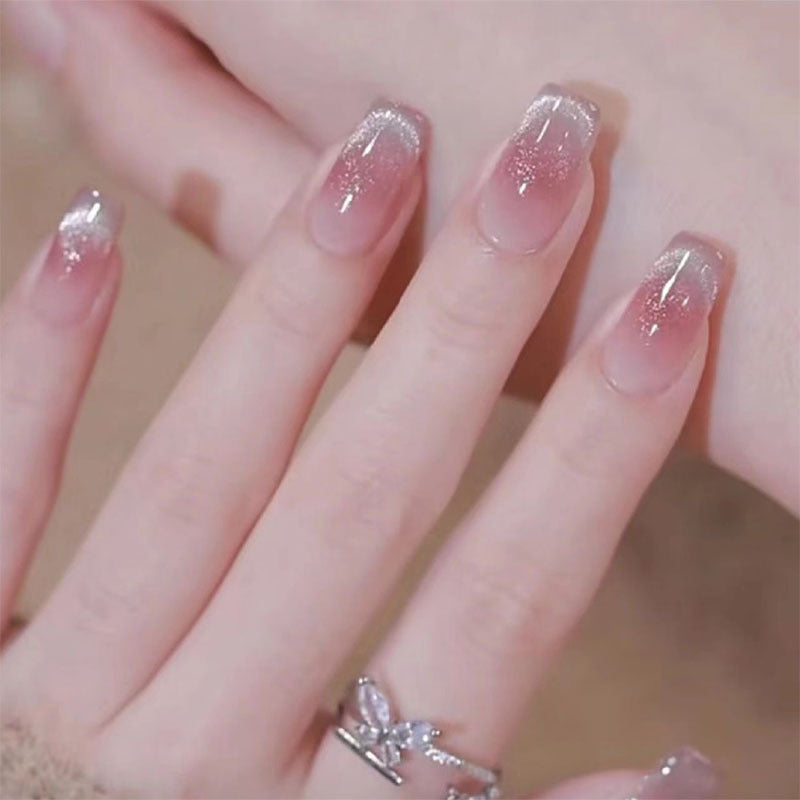 Elegantes Press-On-Nagelset mit glänzendem Finish