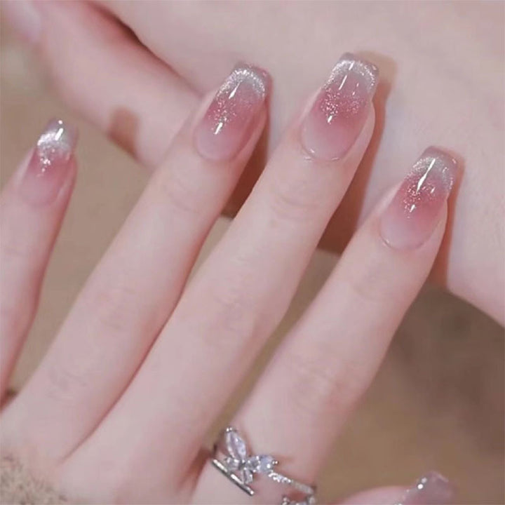 Elegantes Press-On-Nagelset mit glänzendem Finish