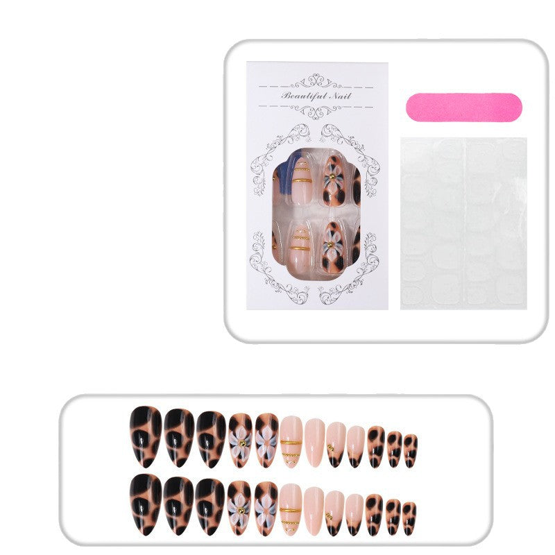 Elegante Press-On Nagelspitzen Karnz