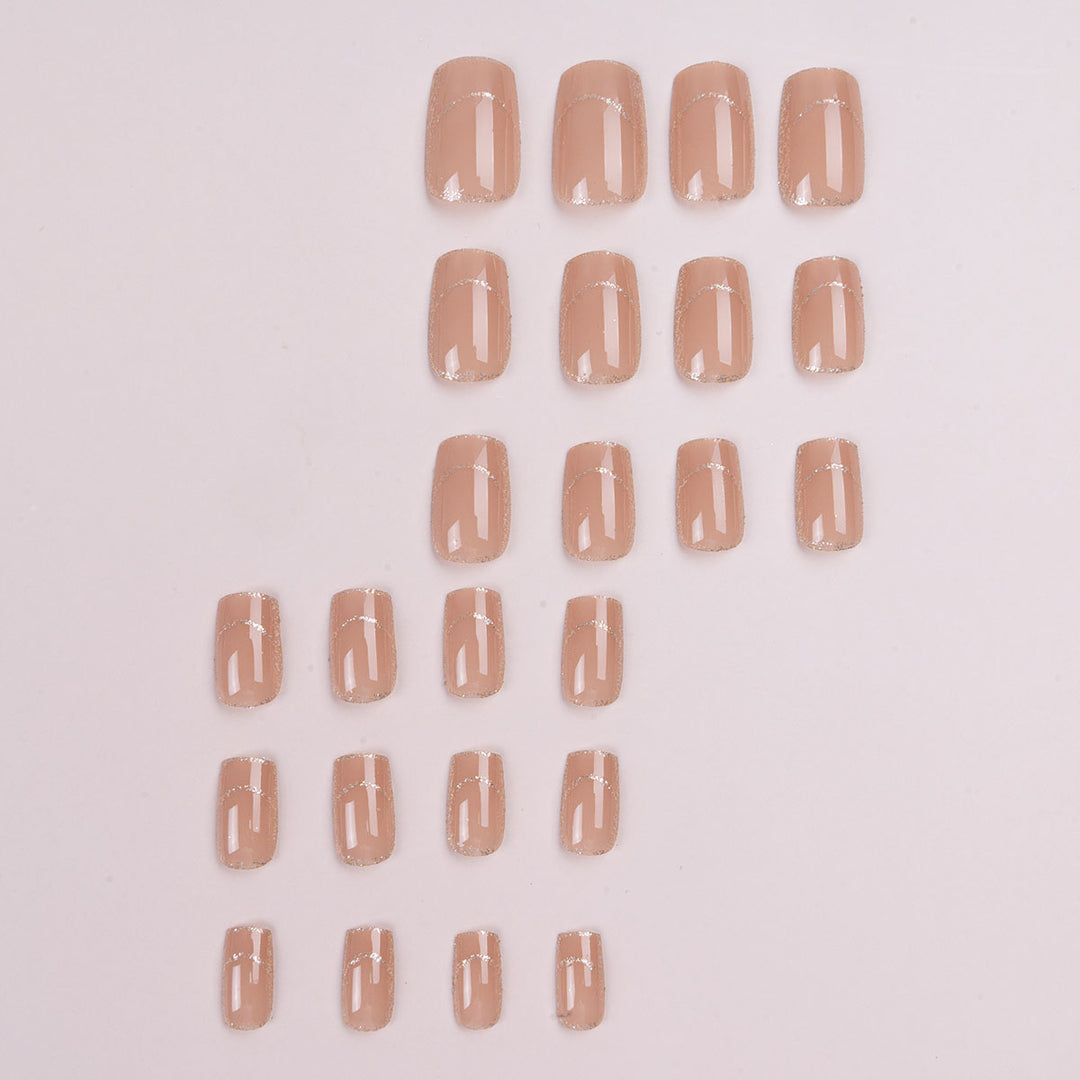 Elegante Druck-Nägel mit Glitzerakzenten