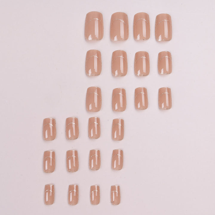 Elegante Druck-Nägel mit Glitzerakzenten