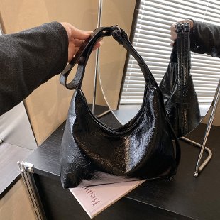 Weiche Leder Minimalistische Hobo-Tasche Karnz