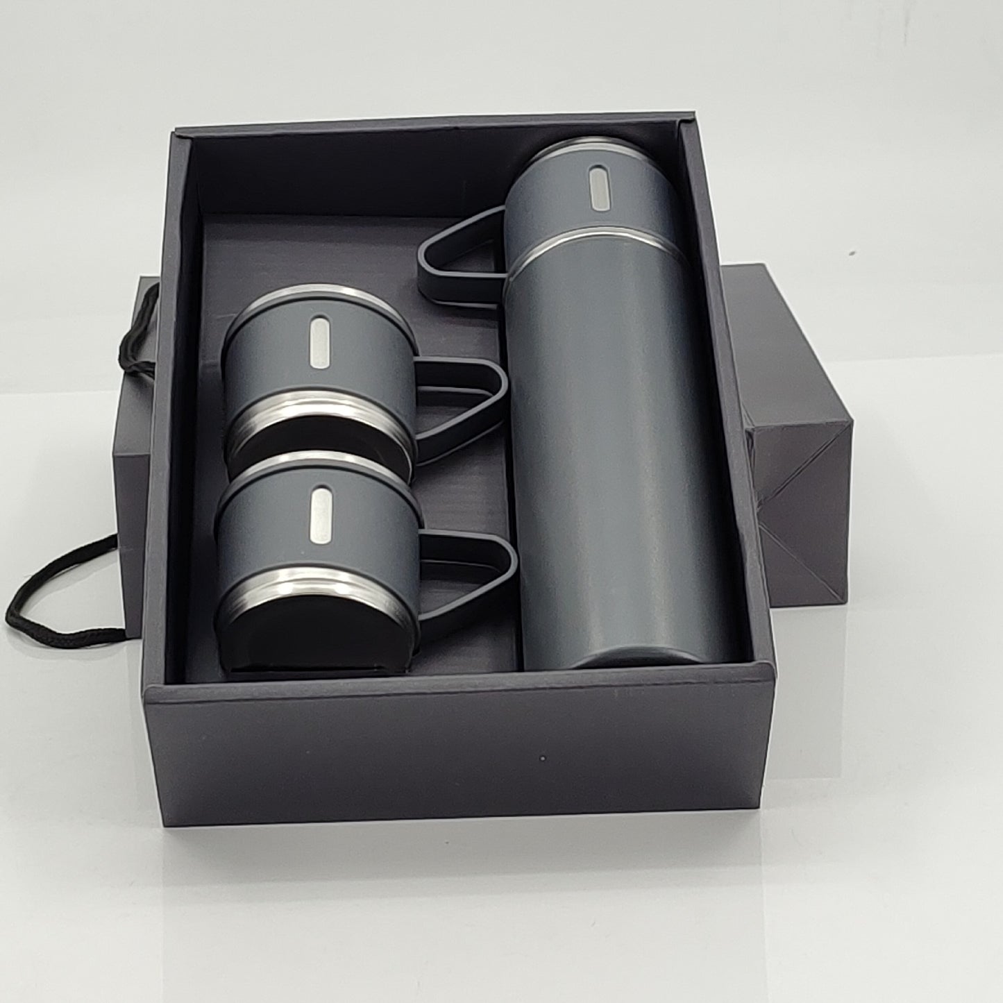 Damen Isolierflasche mit integrierten Tassen Karnz