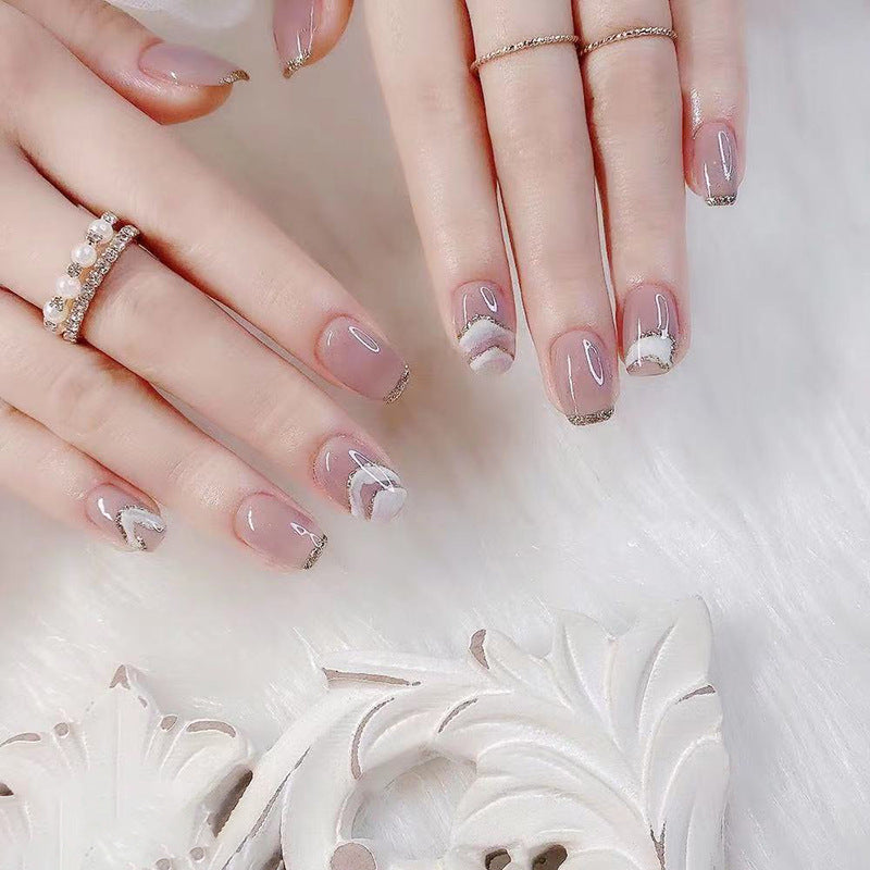 Elegantes Gel Press-On-Nagelset Karnz