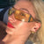 Damen geometrische Sonnenbrille mit futuristischem Design und strapazierfähigem Rahmen Karnz