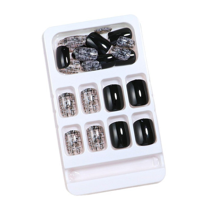 Glänzendes Künstlerisches Press-On Nagelset mit Abstraktem Design Karnz