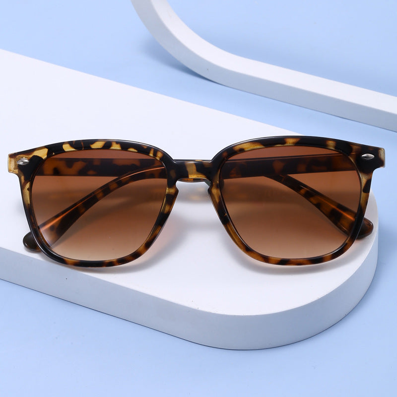 Damen zeitgenössische Sonnenbrille mit elegantem Schilddesign Karnz