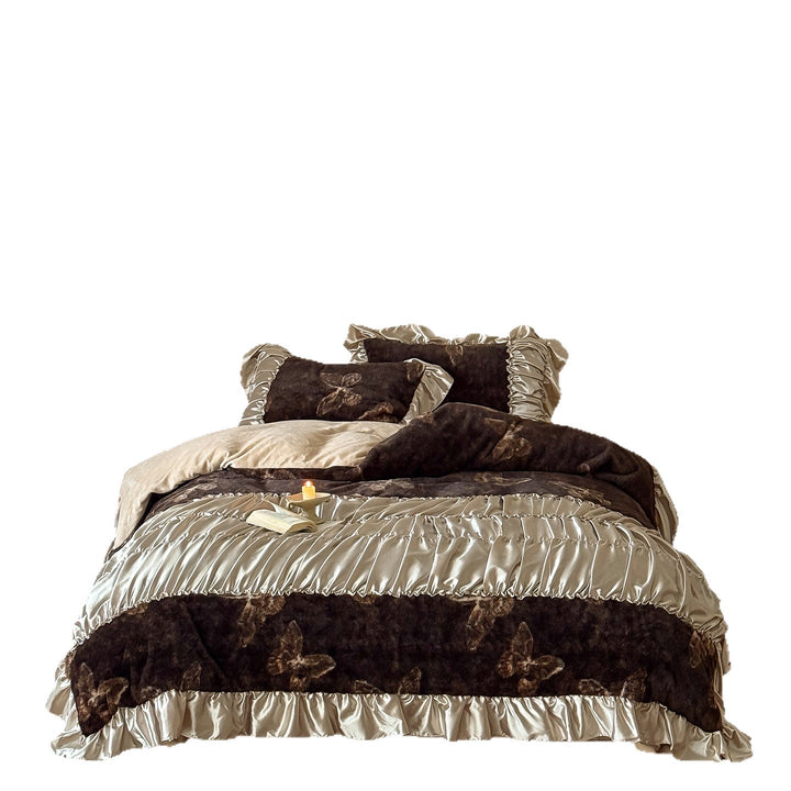 Luxuriöses Bettwäsche-Set mit Schmetterlingsmuster, Satin-Rüschen und gesteppter Decke Karnz