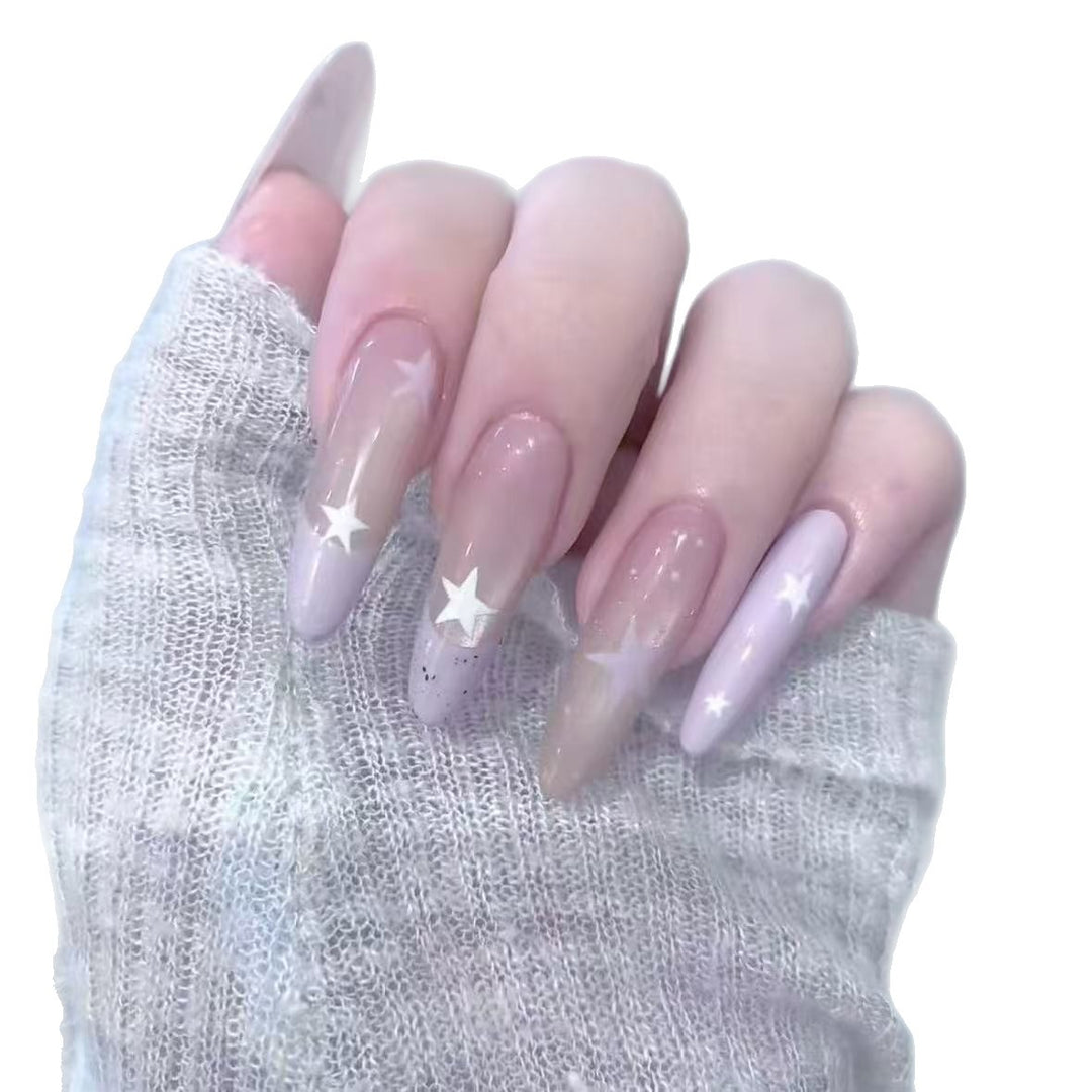 Glamouröse Press-On Nagelkunst Karnz