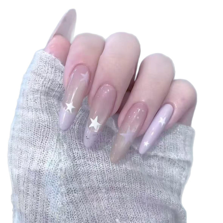 Glamouröse Press-On Nagelkunst Karnz
