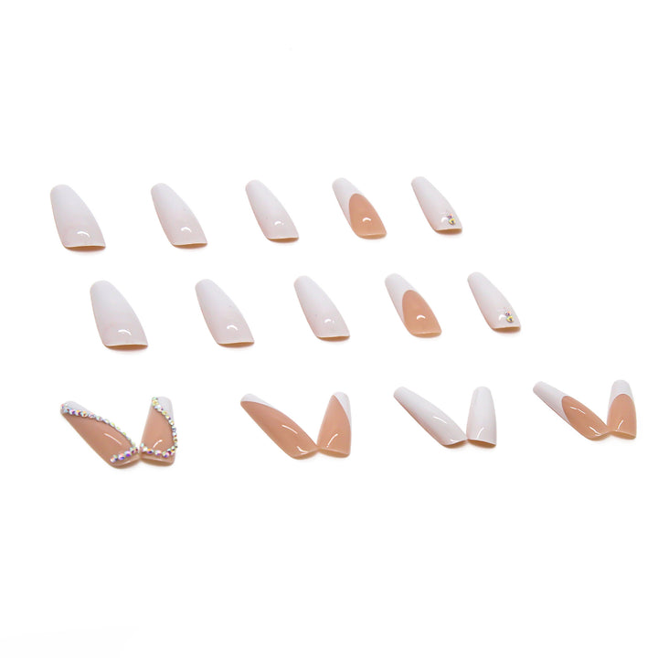 Kunstnagelset mit elegante Strassverzierungen Karnz