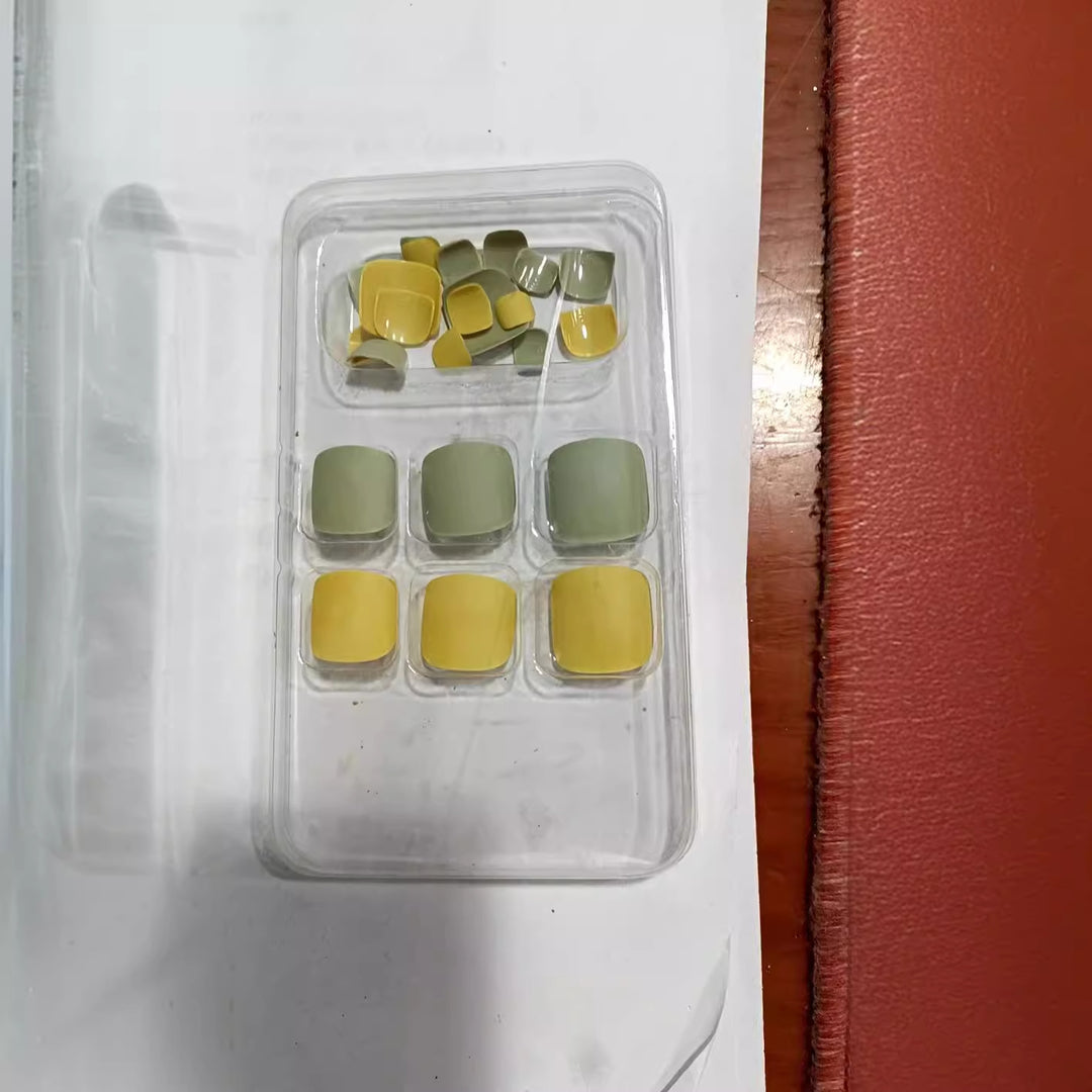 Matte Finish Press-On Nail Tips Set Karnz