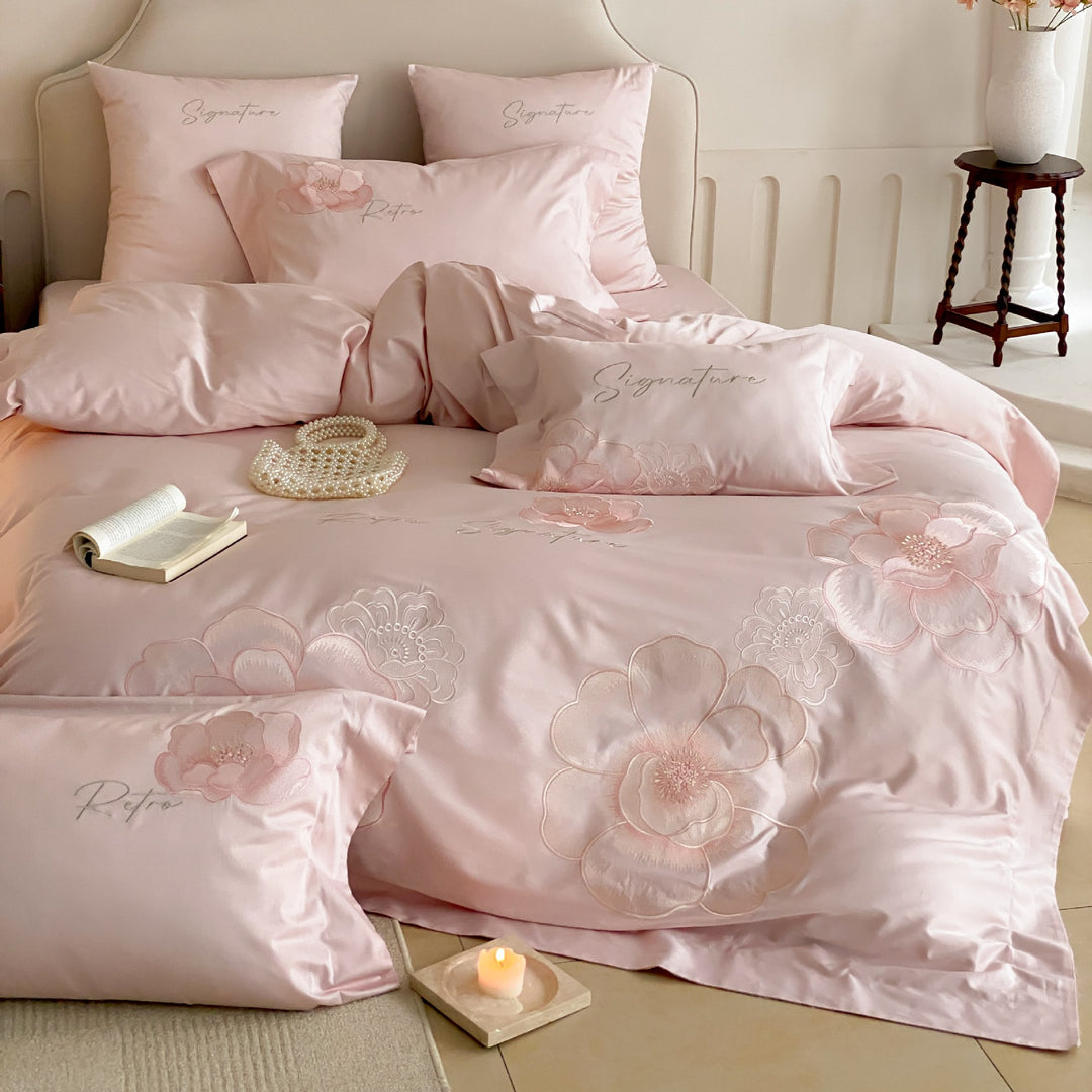 Satin-Bettwäsche-Garnitur mit floraler Relief-Stickerei und samtigem Glanz Karnz