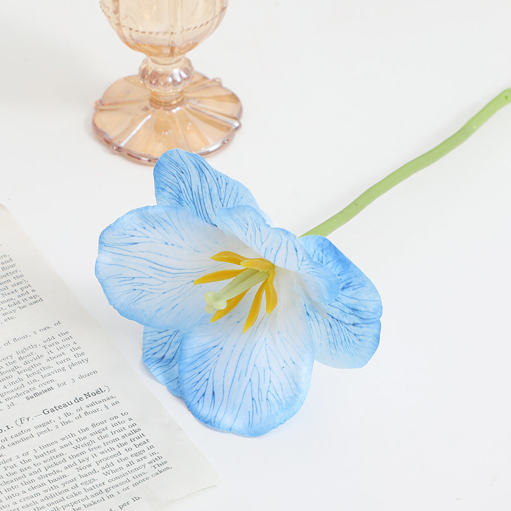 Künstlicher Orchideenblütenzweig mit detailreichen Blüten Karnz