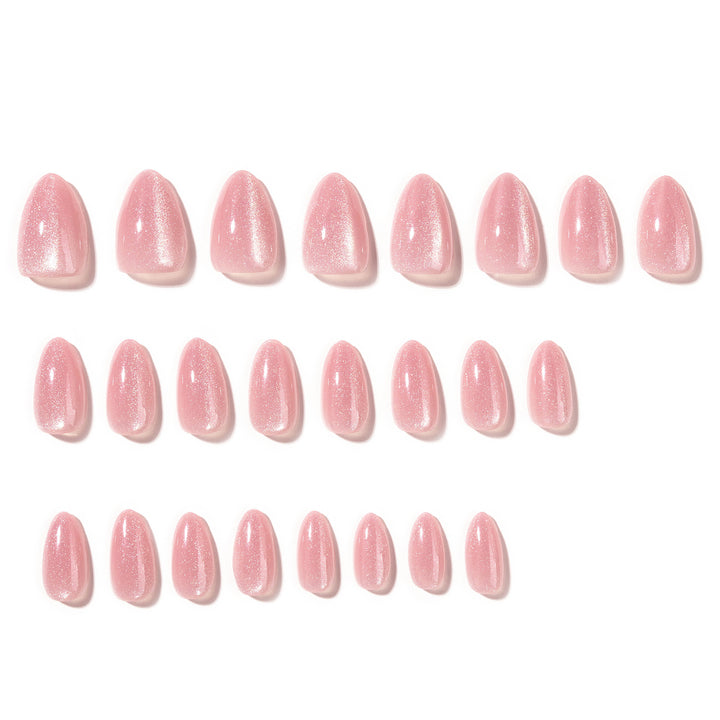 Glitzernde Nail Art mit elegantem Hochglanz-Finish Karnz