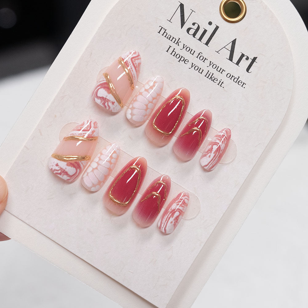Stylische abstrakte Nagelkunst