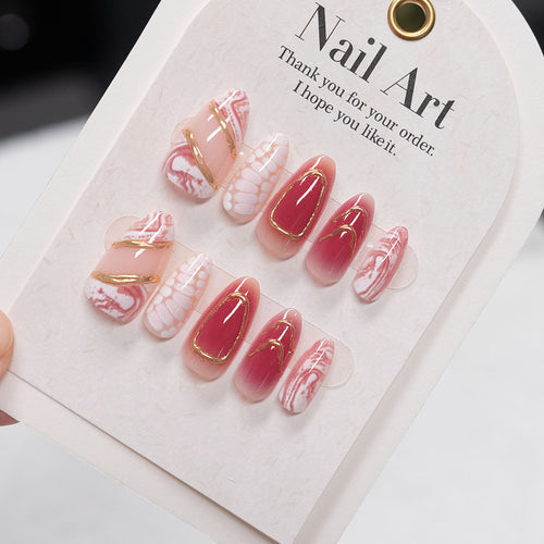 Stylische abstrakte Nagelkunst