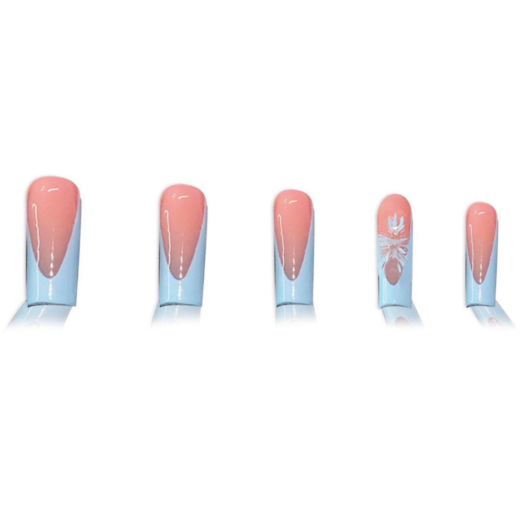 Künstlerisches Press-On Nageldesign Karnz