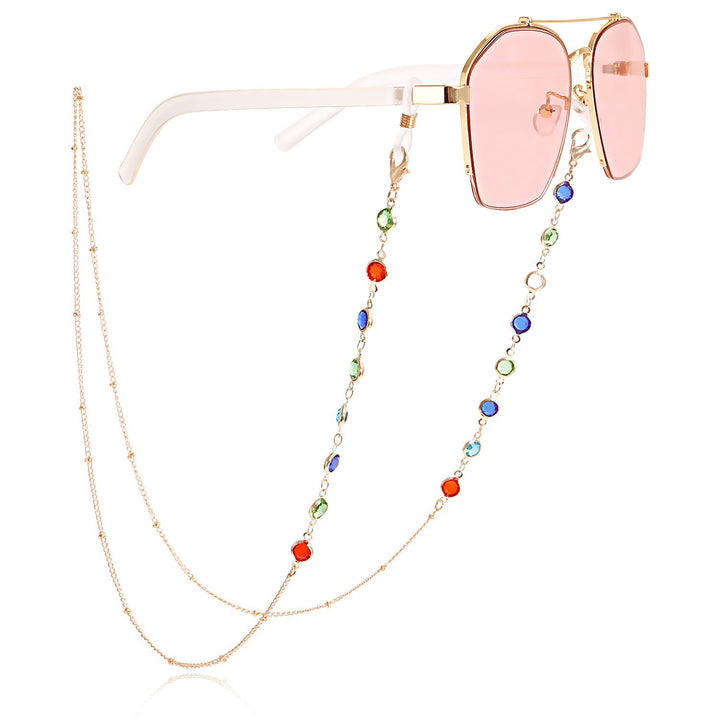 Stilvolle Sonnenbrille mit dekorativer Kette Karnz