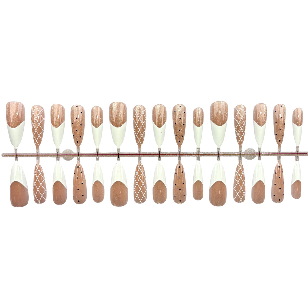 Künstlerische Press-On Nail-Kollektion 1790745679