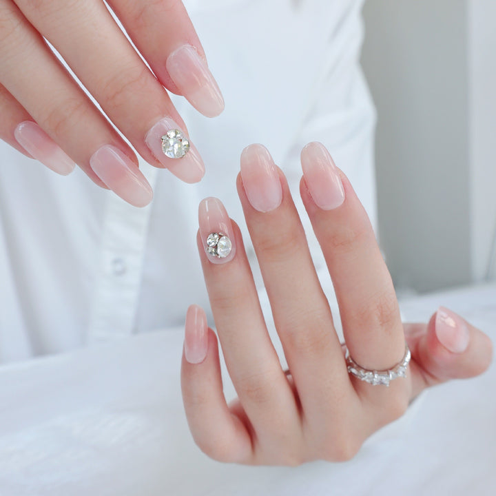 Elegantes Ombre Press-On Nagelset mit Edelsteinakzenten